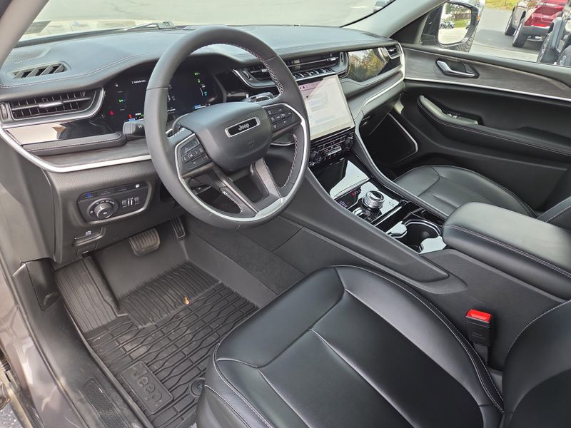 2023 Jeep Grand Cherokee 4xe photo 15