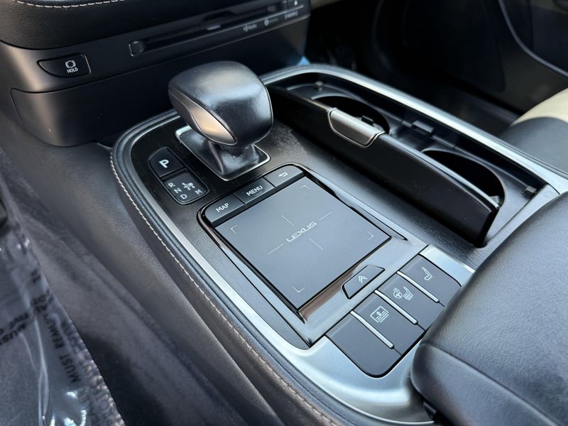 2021 Lexus LS 500Image 25