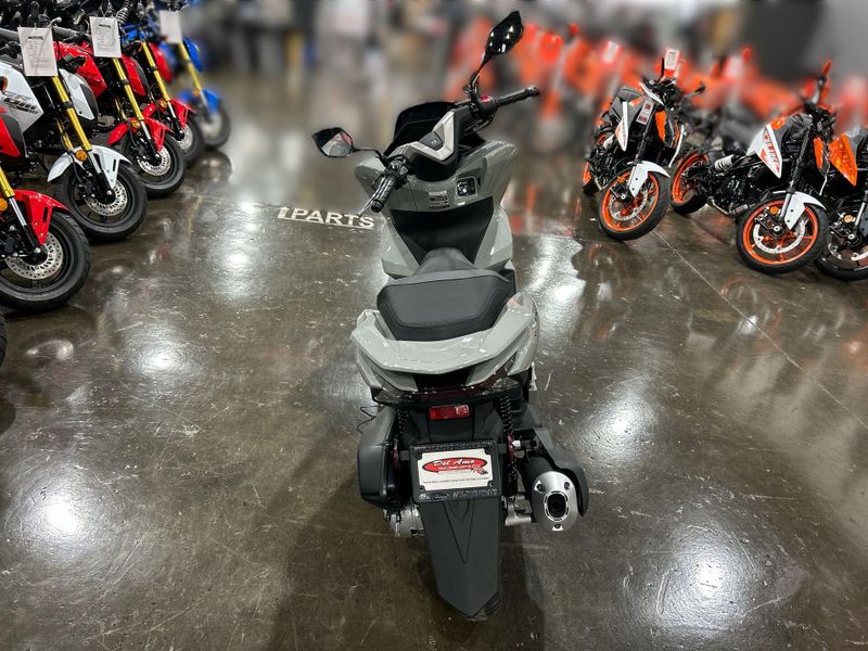 2025 Honda PCX Image 12