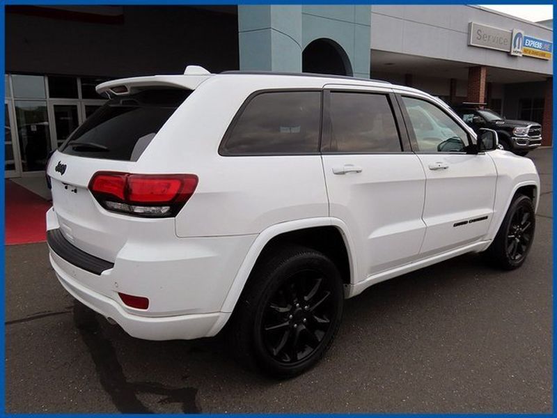 2021 Jeep Grand Cherokee Laredo XImage 7