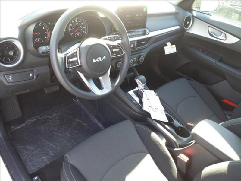 2024 Kia Forte LXImage 11