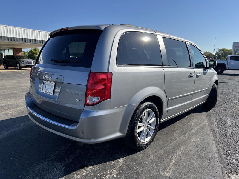 2015 Dodge Grand Caravan SXT photo 3