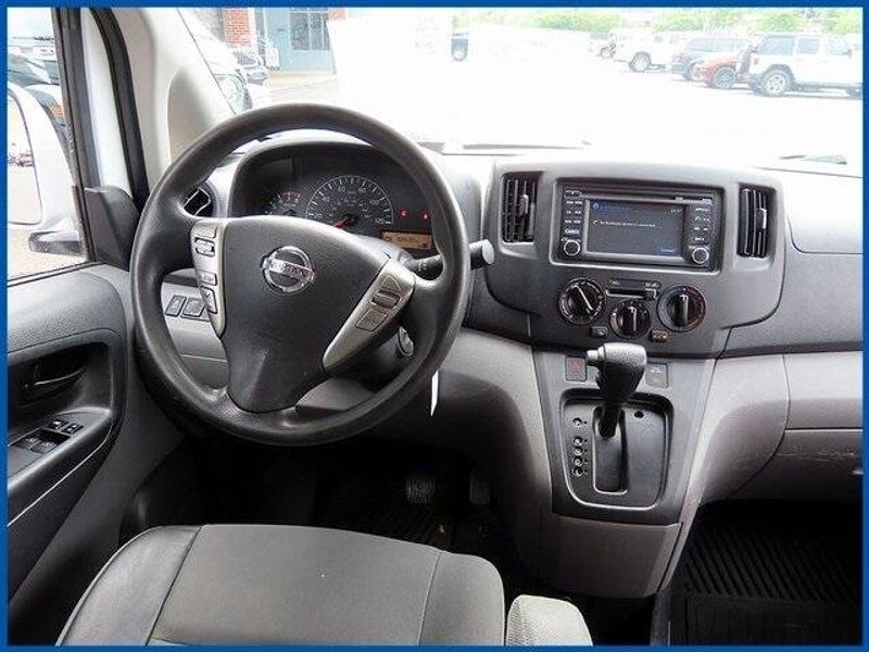 2018 Nissan NV200 SVImage 7