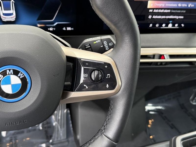 2025 BMW iX xDrive50Image 26