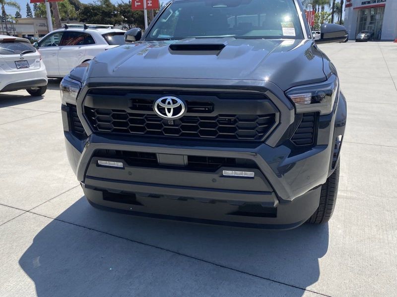 2024 Toyota Tacoma TRD Sport HybridImage 8