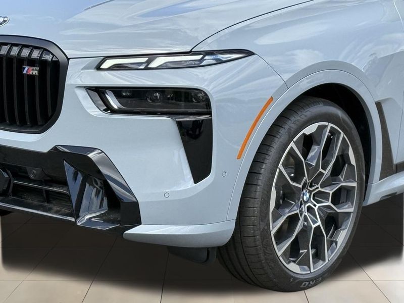 2025 BMW X7 M60iImage 11