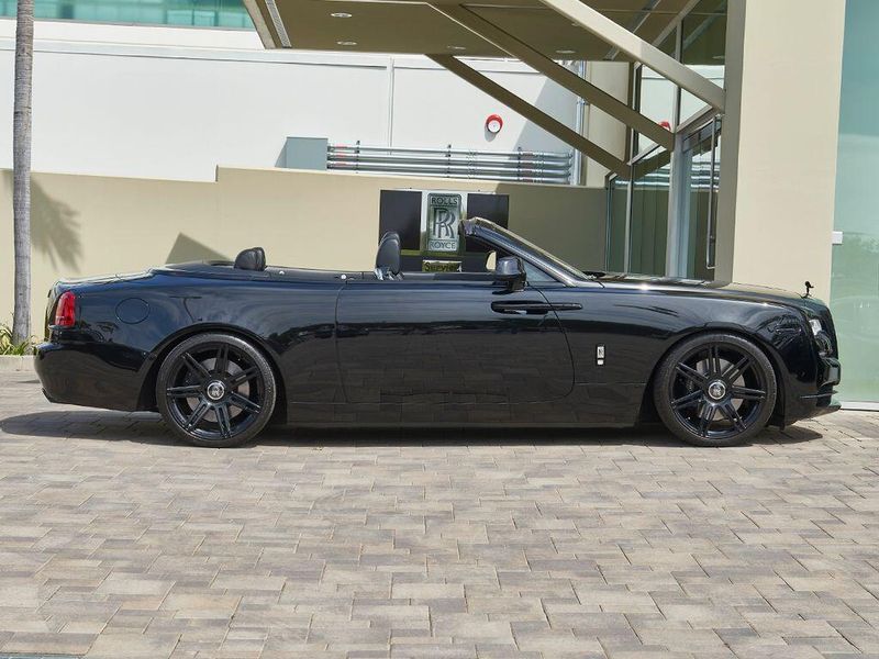Used 2016 Rolls-Royce Dawn Image 14