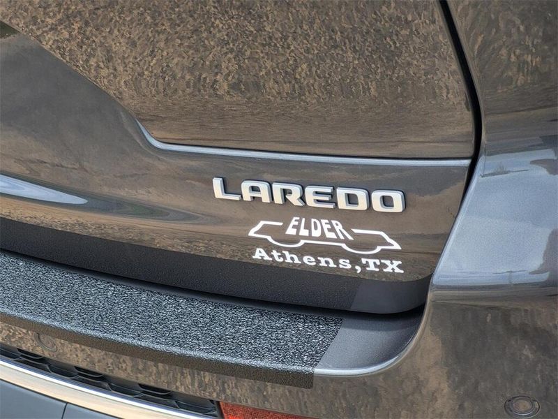 2024 Jeep Grand Cherokee L LaredoImage 8