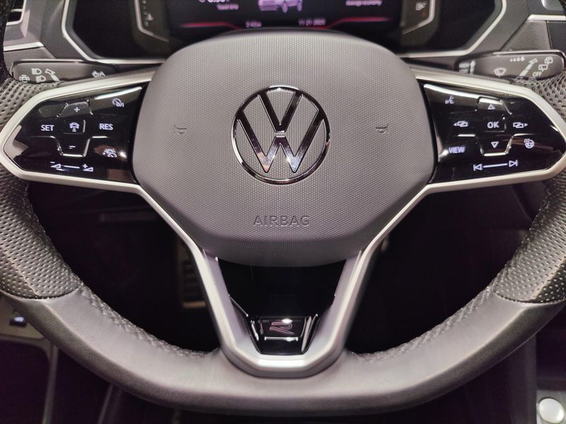 Used 2024 Volkswagen Tiguan AWD SEL R-Line w/Sunroof/NavImage 32