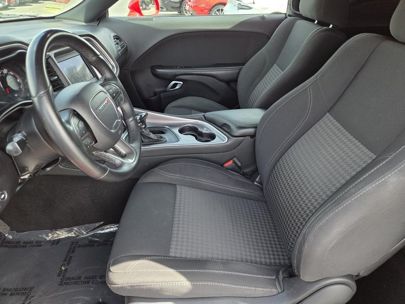 Used 2019 Dodge Challenger SXT RWD