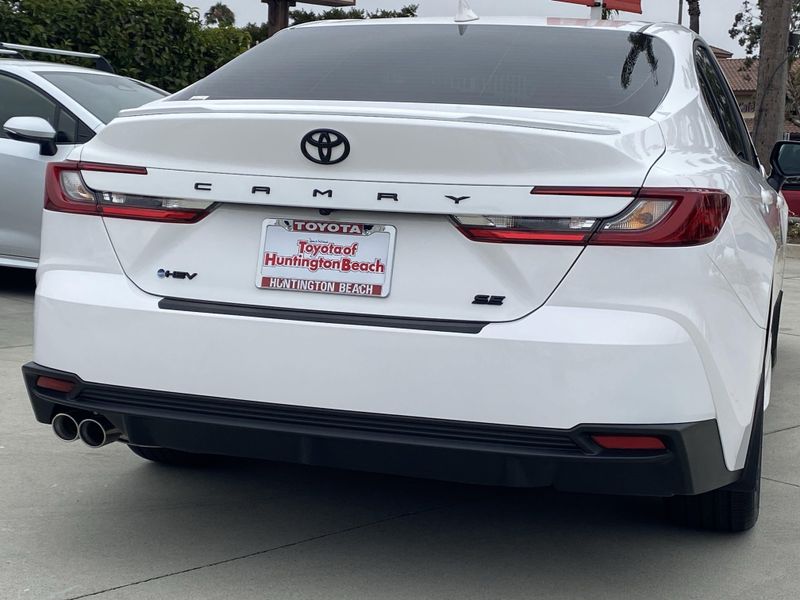 New 2025 Toyota Camry SEImage 4