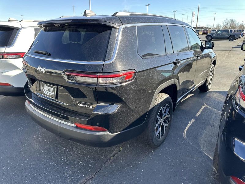 2025 Jeep Grand Cherokee L Limited 4x4Image 8