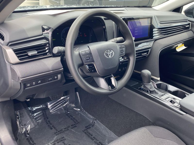 2025 Toyota Camry LEImage 13