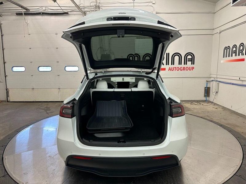 2021 Tesla Model Y Long RangeImage 19