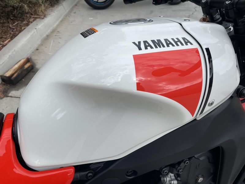 2025 Yamaha XSR900 Image 10