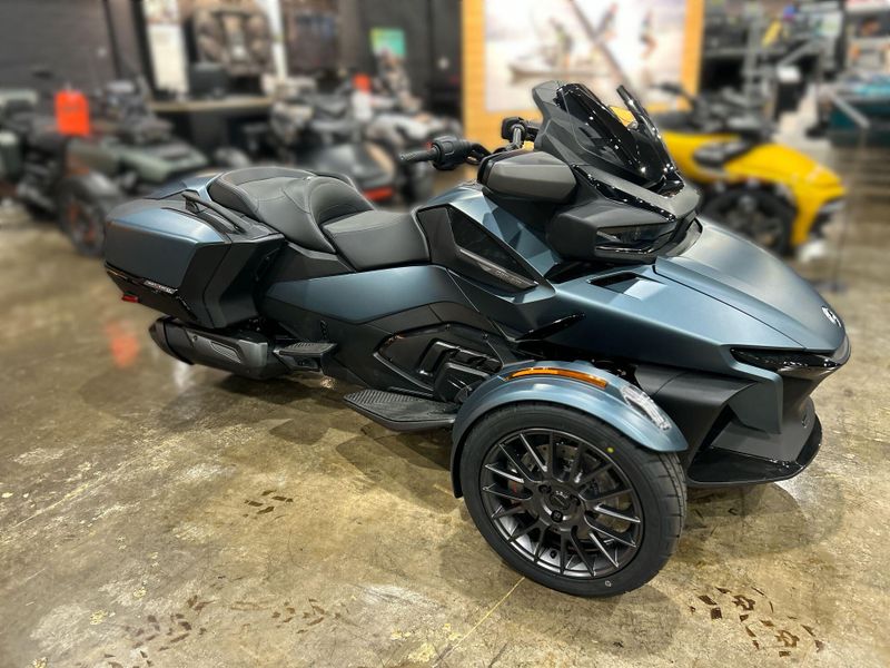 New 2026 Can-Am SPYDER RT (SE6) Image 11