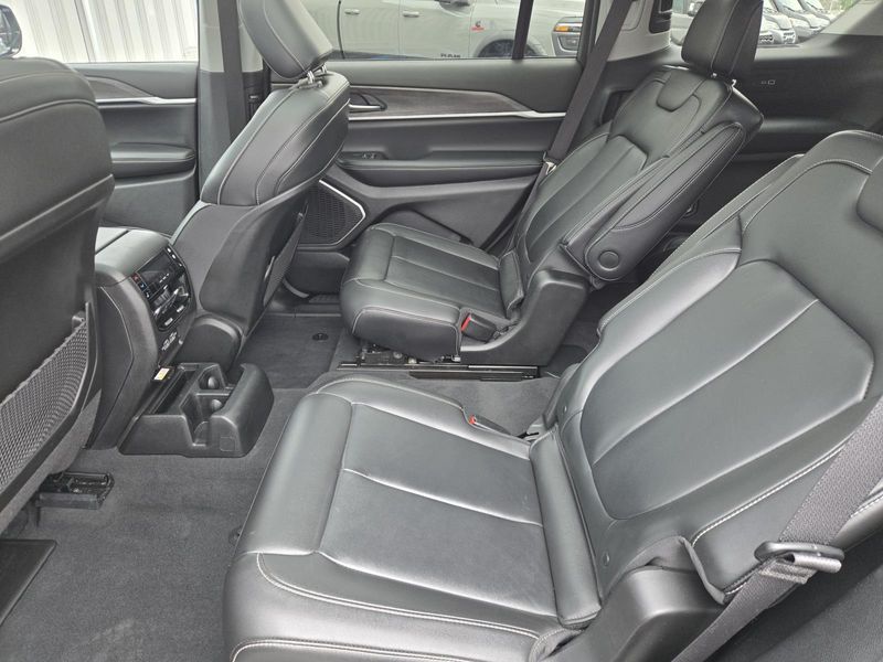 Used 2022 Jeep Grand Cherokee L Limited 4x2