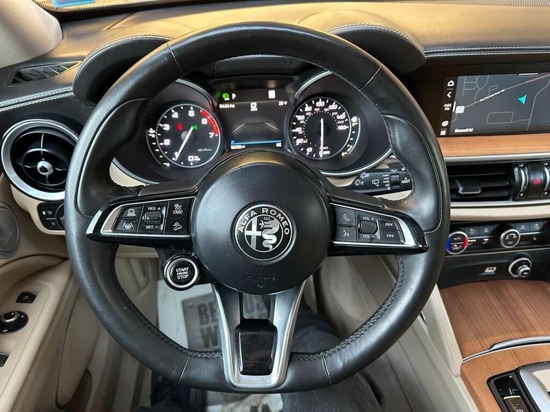 2021 Alfa Romeo Stelvio TiImage 2