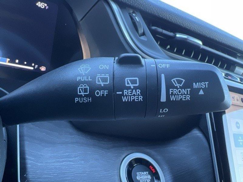 2023 Jeep Grand Cherokee L Limited 4x4Image 51
