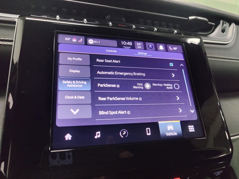 Used 2024 Jeep Grand Cherokee Altitude X 4X4 w/SunroofImage 10