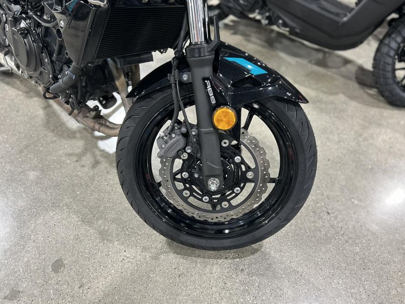 Used 2023 Kawasaki Z400 ABS Image 9
