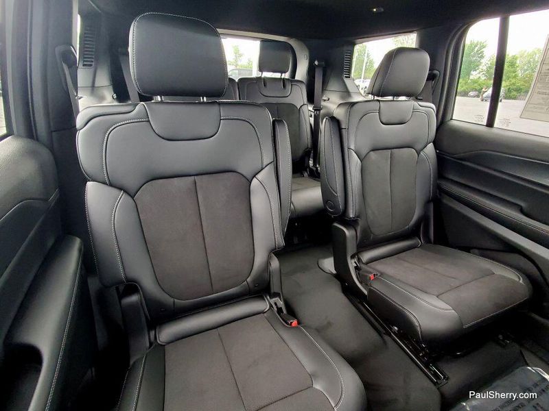 2025 Jeep Grand Cherokee L Altitude X 4x4Image 38