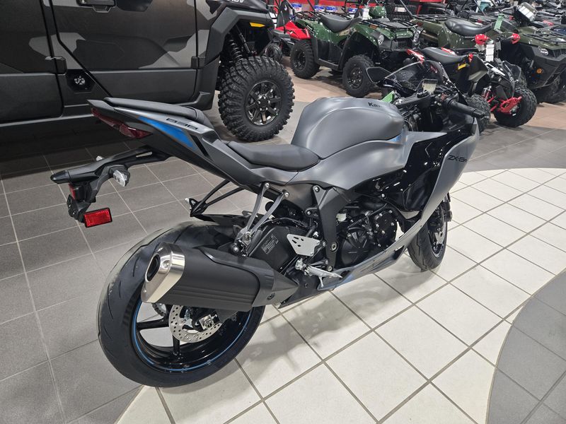 New 2025 Kawasaki NINJA ZX  6R ABS Image 5