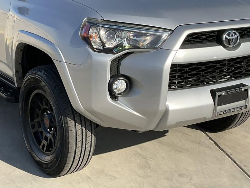 2018 Toyota 4Runner SR5Image 4