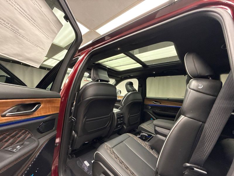 New 2025 Jeep Grand Cherokee L Summit Reserve 4x4Image 24