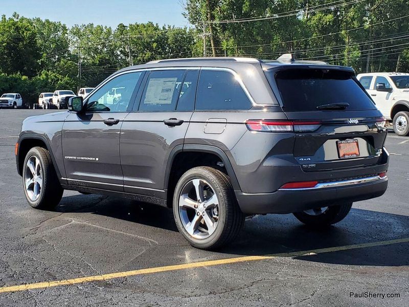 New 2025 Jeep Grand Cherokee Limited 4x4Image 10