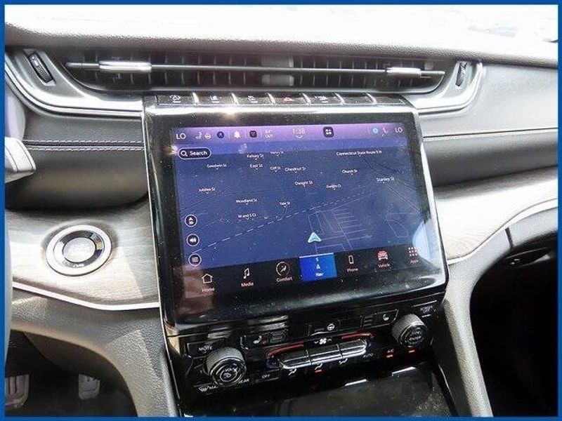 Used 2022 Jeep Grand Cherokee L LimitedImage 18