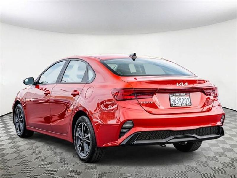 2024 Kia Forte LXSImage 6