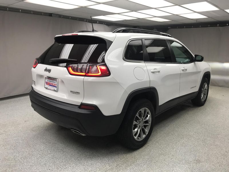 Used 2022 Jeep Cherokee Latitude LuxImage 4