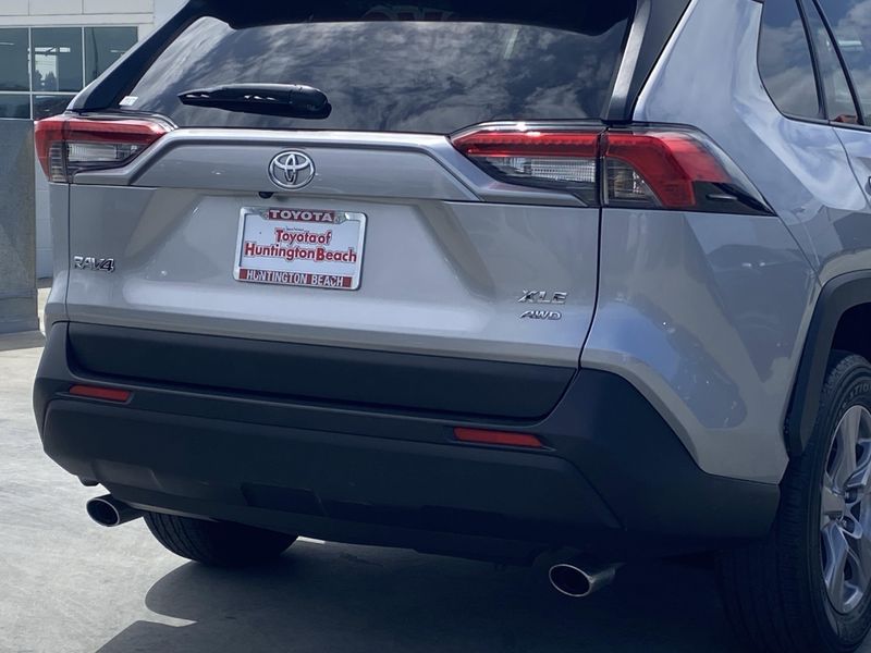 2023 Toyota RAV4 XLEImage 4