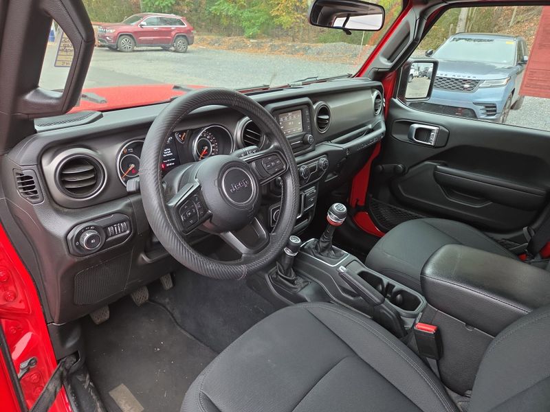 2022 Jeep Wrangler Sport photo 31