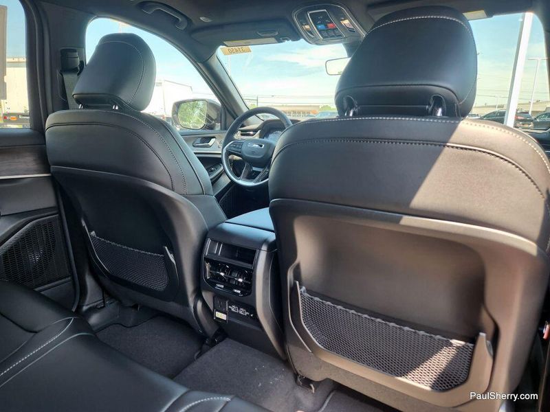 New 2025 Jeep Grand Cherokee Limited 4x4Image 51