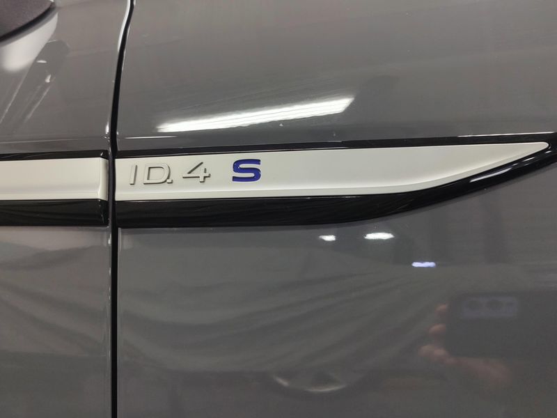 Used 2024 Volkswagen ID.4 S w/Glass RoofImage 4