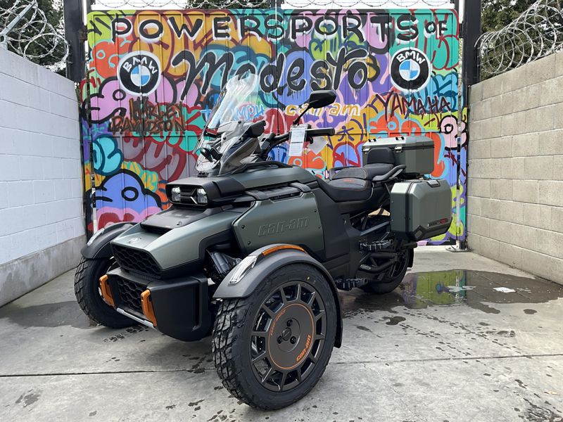 2025 Can-Am CANYON REDROCK Image 1