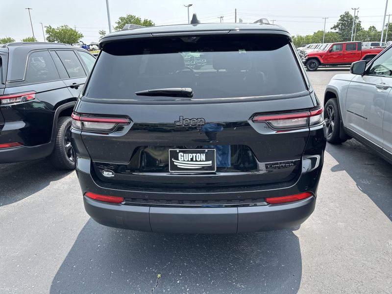 New 2025 Jeep Grand Cherokee L Limited 4x4Image 8