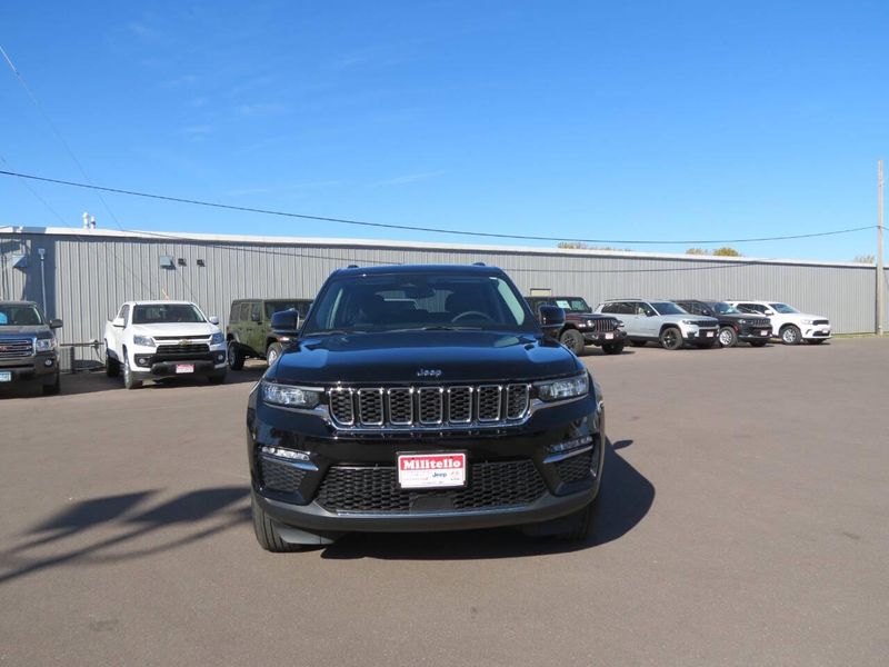 2023 Jeep Grand Cherokee Limited 4x4 4dr SUVImage 5