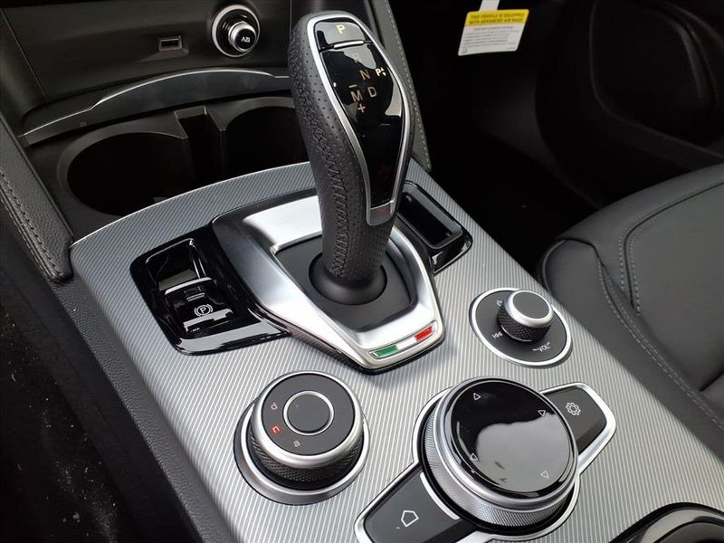 New 2025 Alfa Romeo Stelvio AWDImage 23