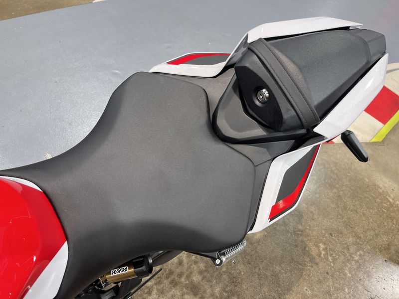 New 2026 Yamaha YZF-R9 70TH ANNIVERSARY EDITION Image 14