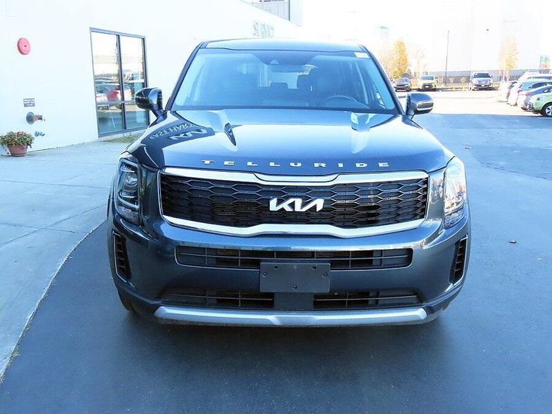 2022 Kia Telluride LXImage 2