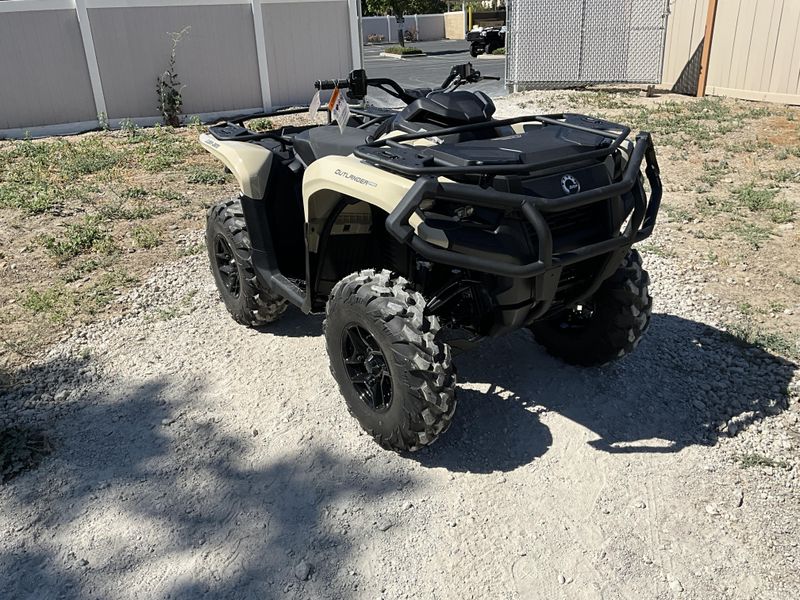 New 2026 Can-Am OUTLANDER PRO XU HD5 Image 1