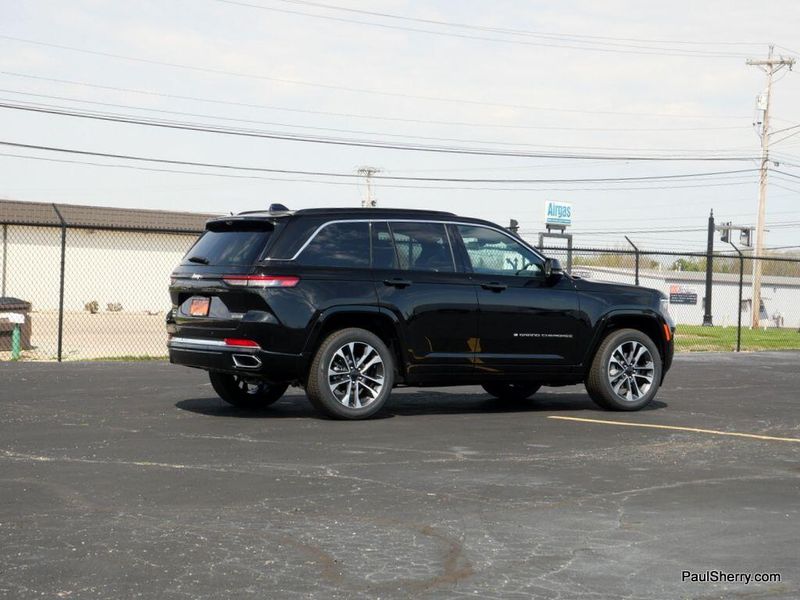 New 2025 Jeep Grand Cherokee Overland 4x4Image 13