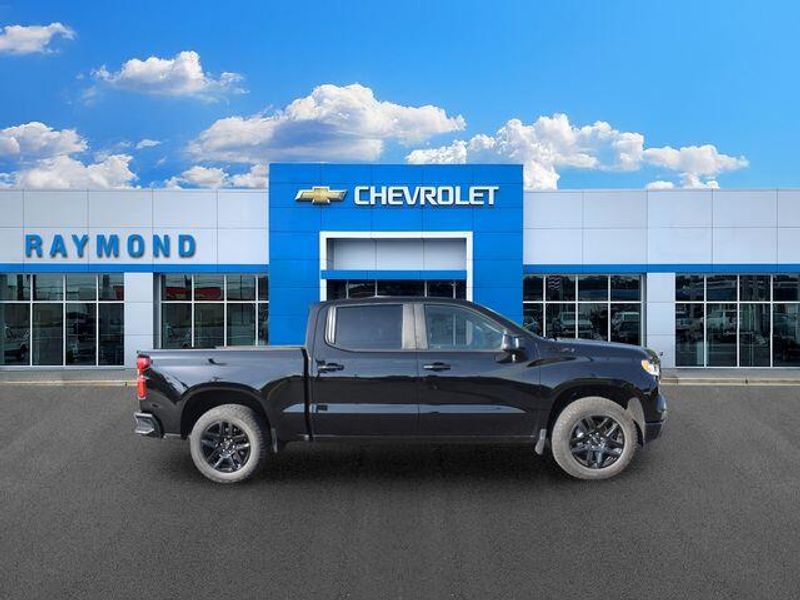 Used 2023 Chevrolet Silverado 1500 RSTImage 2