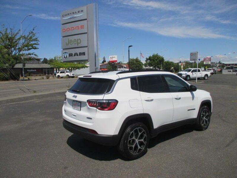 2024 Jeep Compass LatitudeImage 7