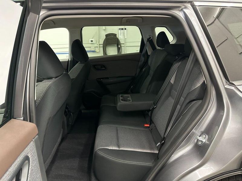 2022 Nissan Rogue SImage 21