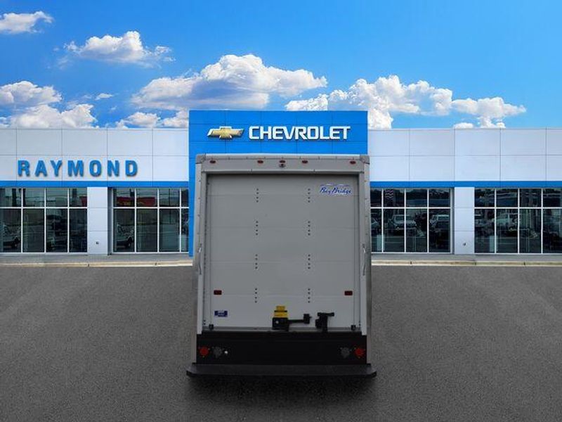 New 2026 Chevrolet Express 3500 Work VanImage 5