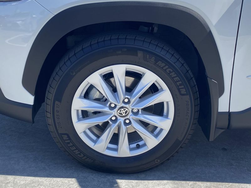2024 Toyota Corolla Cross LEImage 10